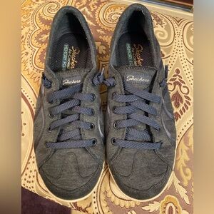 Skechers Blue Sneakers Comfortable Everyday Wear Memory foam sz 9